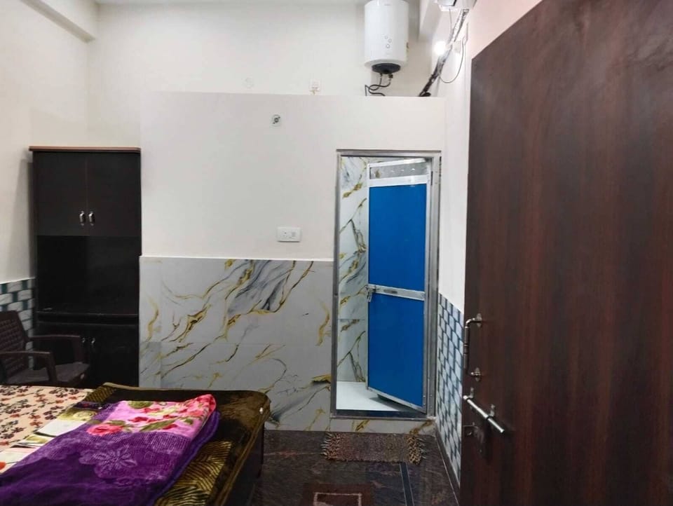 Deluxe Room | Rollaway beds, free WiFi, bed sheets