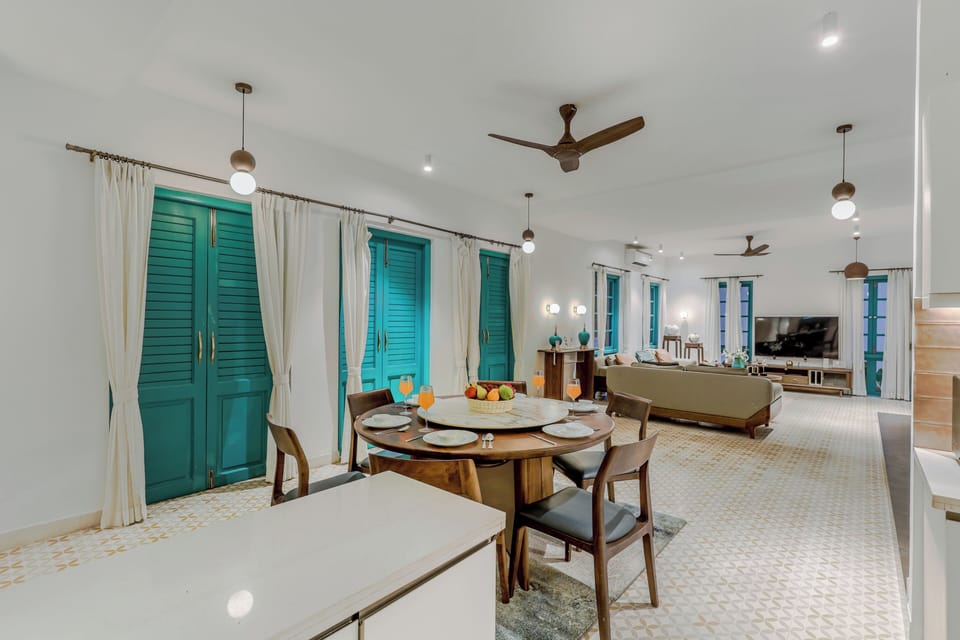 Deluxe Villa, Balcony | Dining