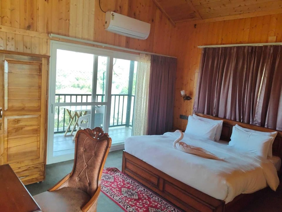 Double Room, Lake View | In-room safe, desk, laptop workspace, blackout drapes
