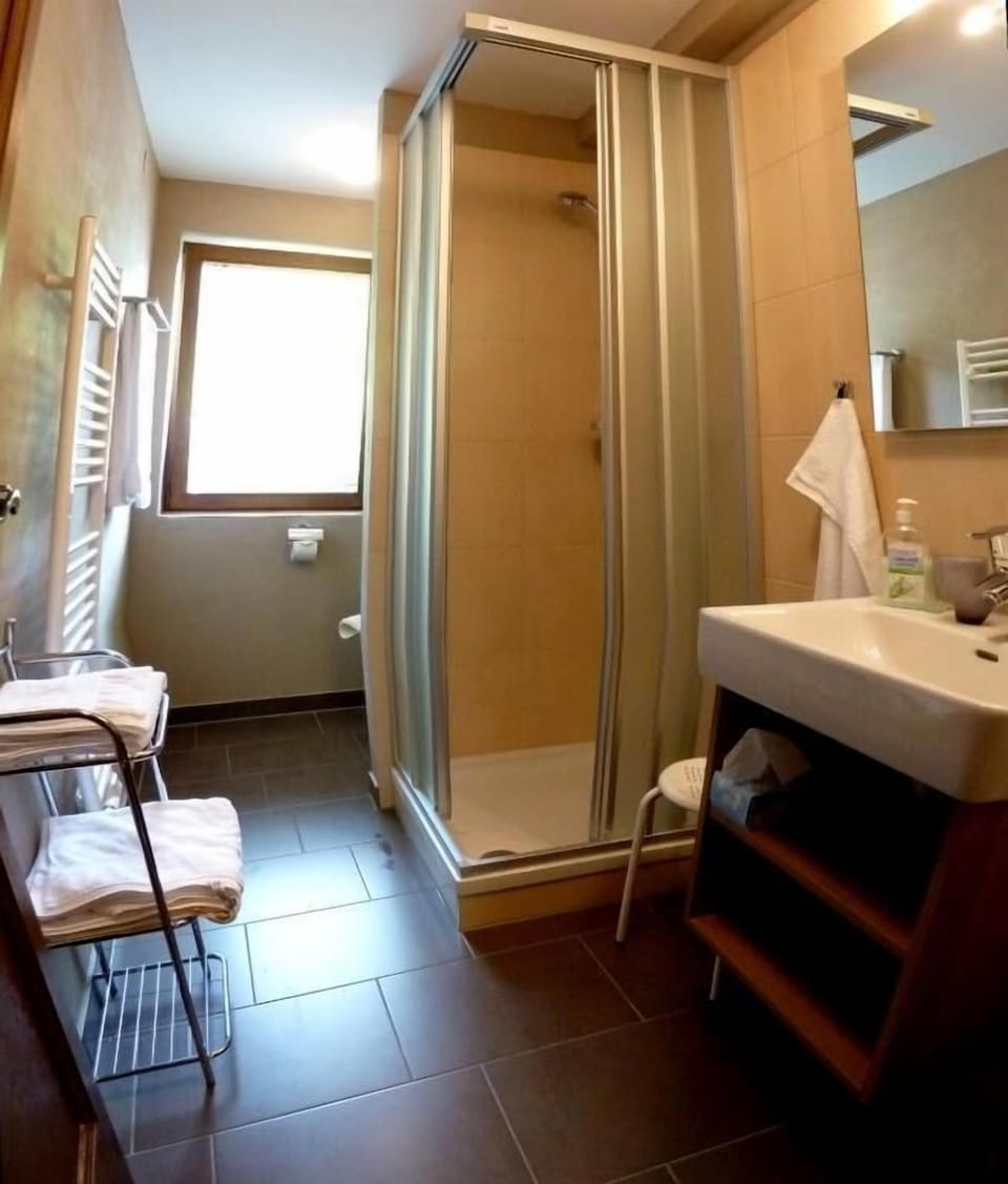 Comfort Apartment, Balcony, Garden View | Bathroom