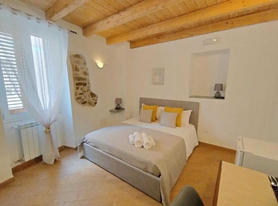 Superior Double Room | Blackout drapes, free WiFi