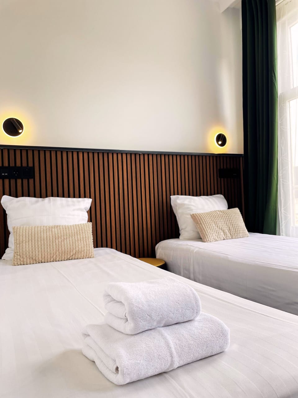 Signature Twin Room | In-room safe, free WiFi, bed sheets