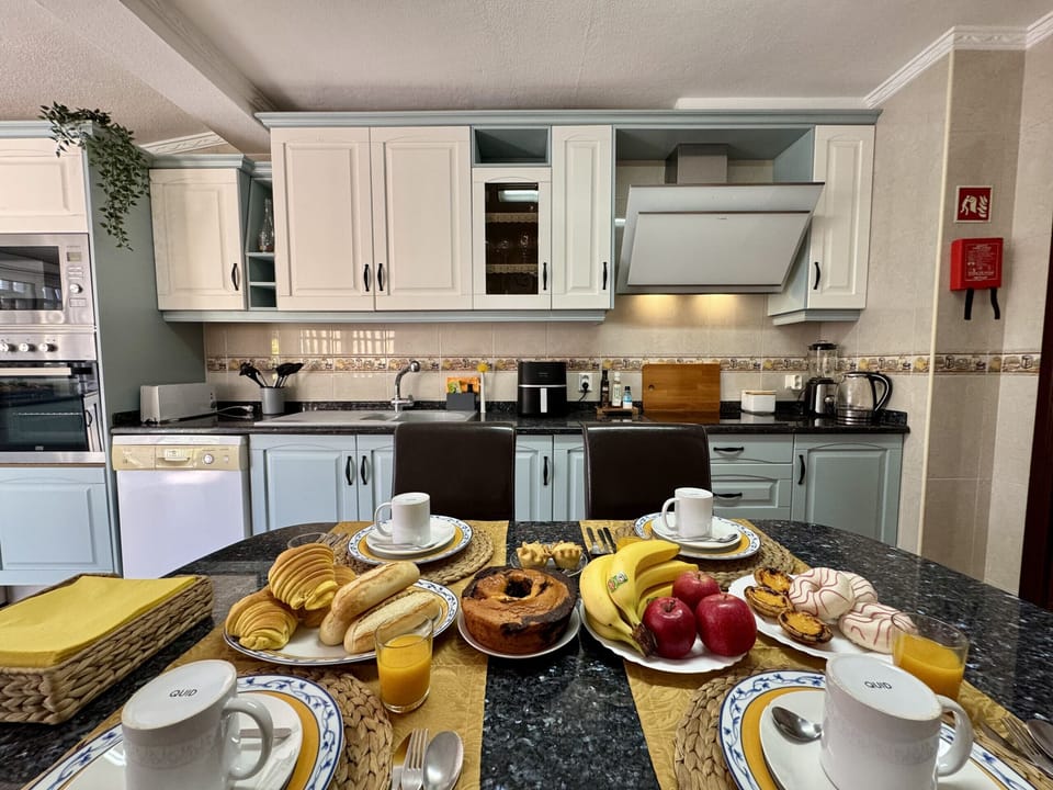 Microwave, dishwasher, coffee/tea maker