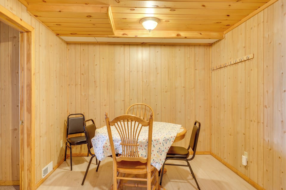 House (2 Bedrooms) | Interior