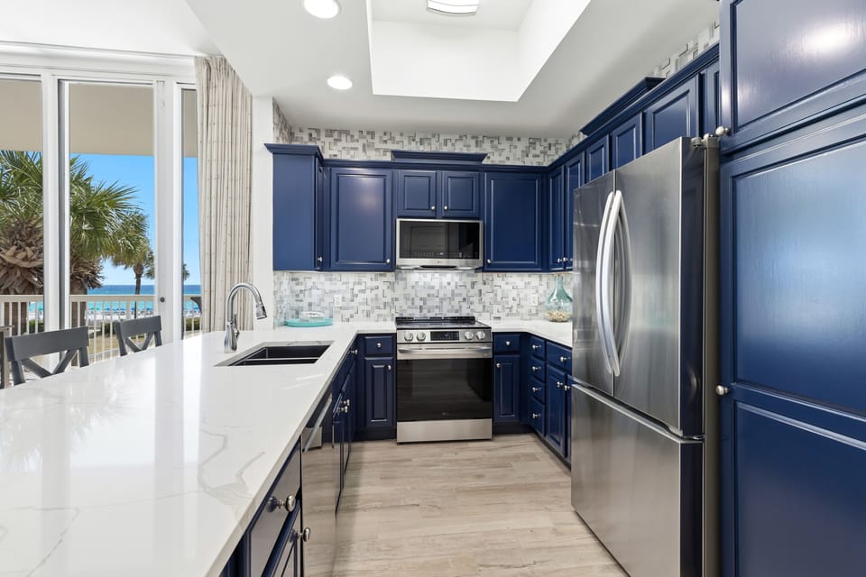 Condo, 3 Bedrooms | Private kitchen | Coffee/tea maker, fridge, oven, toaster