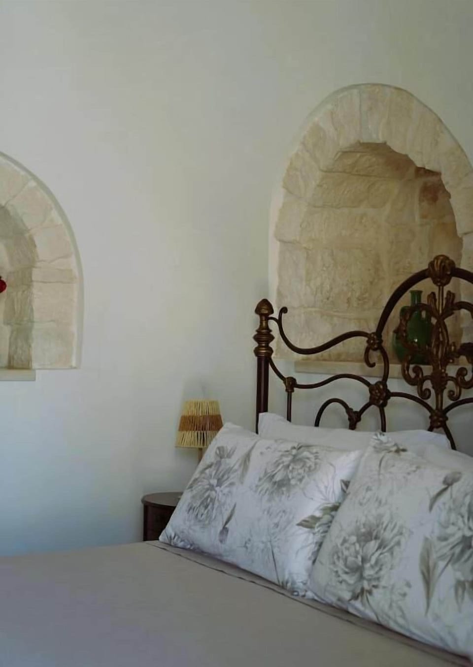 Double Room, Garden View | In-room safe, iron/ironing board, free WiFi