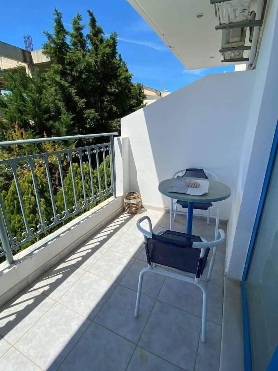Apartment, Balcony | Outdoor dining