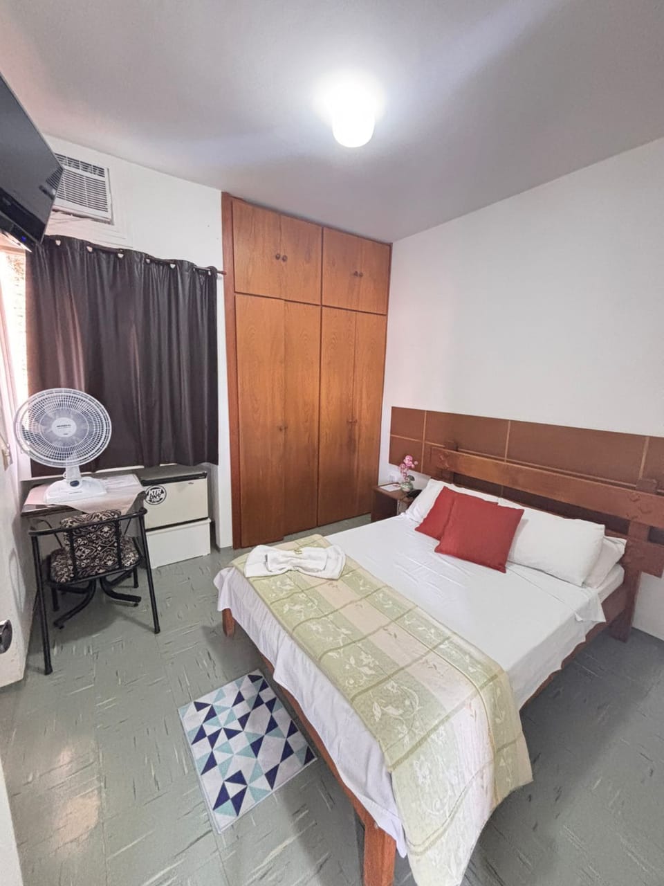 Comfort Single Room | Desk, laptop workspace, WiFi (free), bed sheets