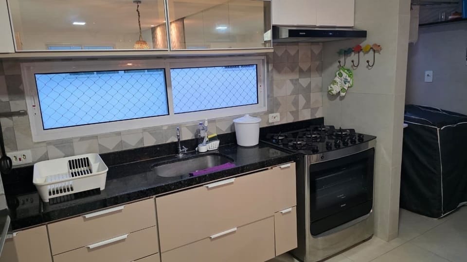 Basic Apartment, Lanai | Private kitchen | Fridge, oven, stovetop, cookware/dishes/utensils