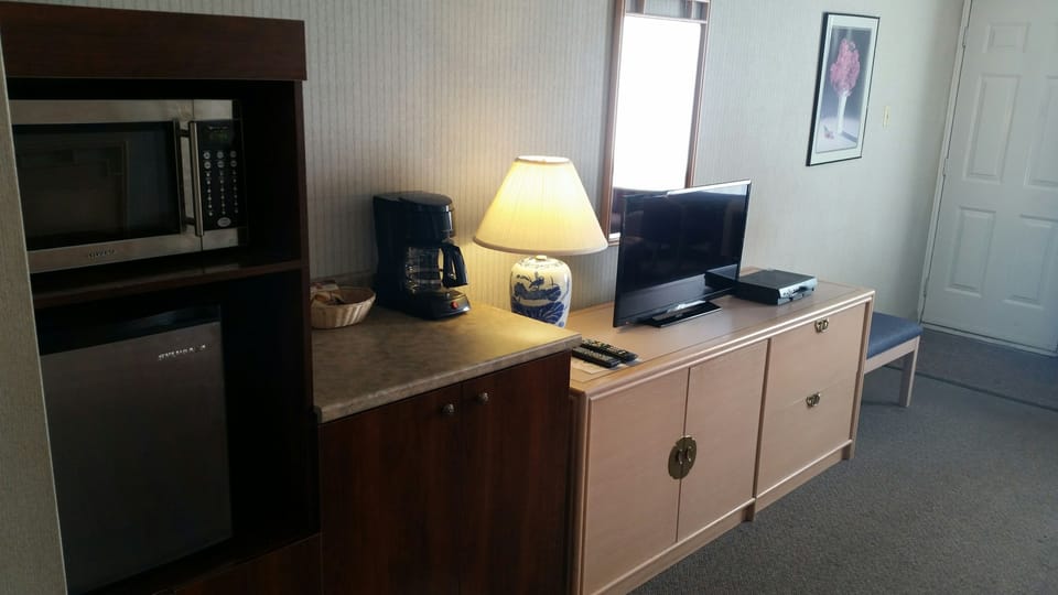 Desk, free WiFi