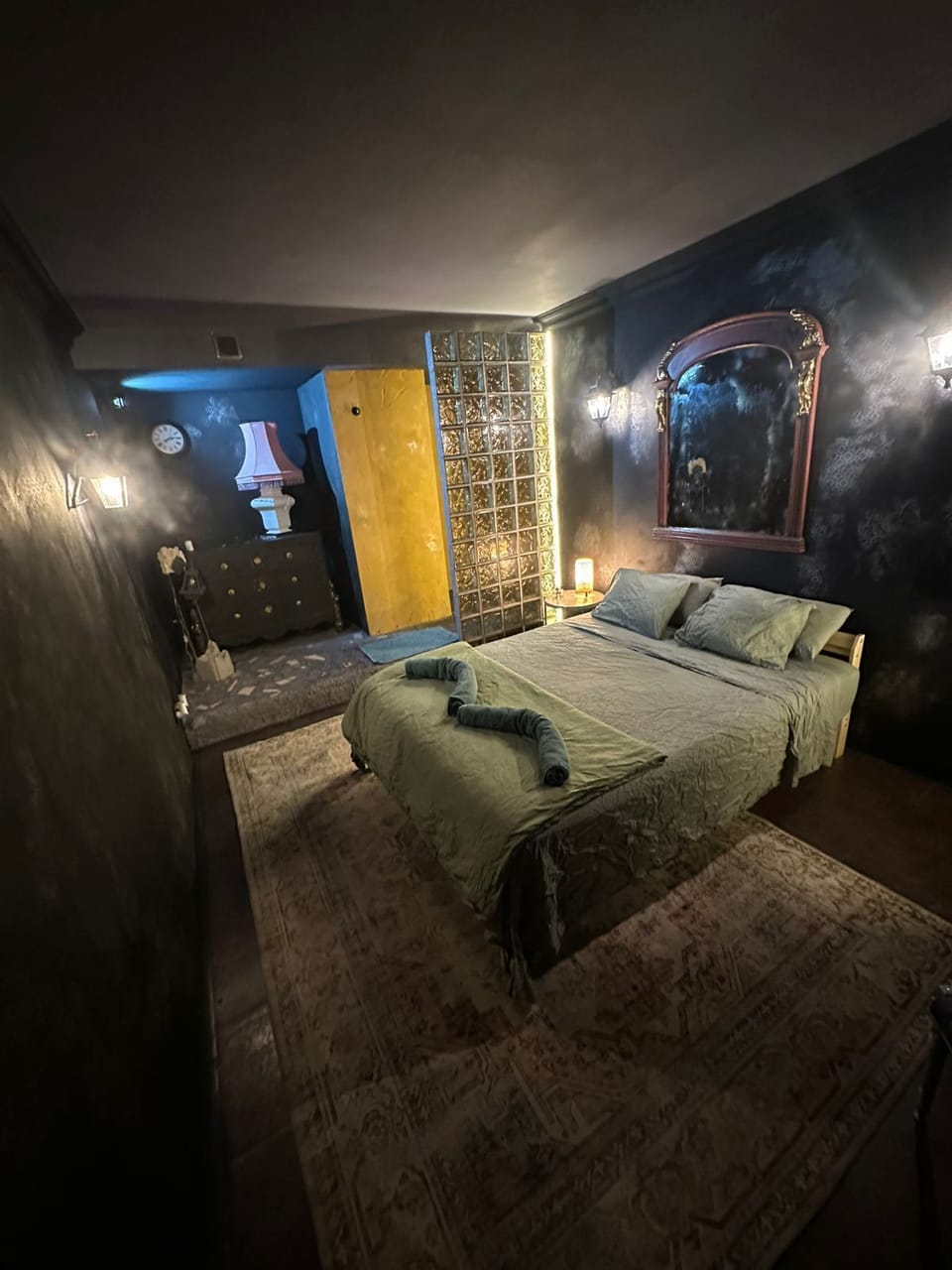Classic Double Room | Down comforters, laptop workspace, free WiFi
