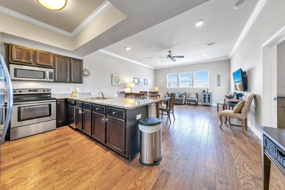 Condo, Multiple Beds (Alerio D301) | Interior