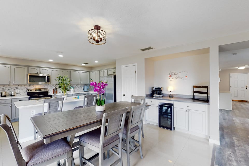 House, Multiple Beds, Kitchen, Garden View (Dreamy Life in Kissimmee) | 5 bedrooms, individually decorated, individually furnished, bed sheets