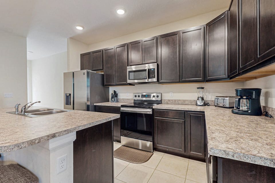 House, Multiple Beds, Kitchen, Garden View (Magwins Villa) | Private kitchen