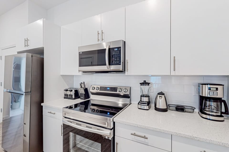 House, Multiple Beds, Pool Access, Pool View (Golfer's Retreat at Azur Resort) | Private kitchen