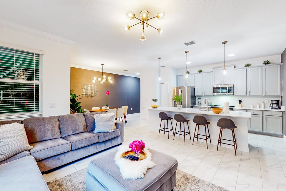 House, Multiple Beds, Pool Access, Pool View (Perfect Memories in Davenport) | Living area