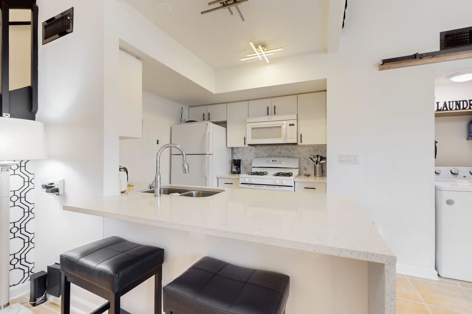 House, Multiple Beds, Kitchen, Pool View (Budding Blooms Retreat) | Private kitchen