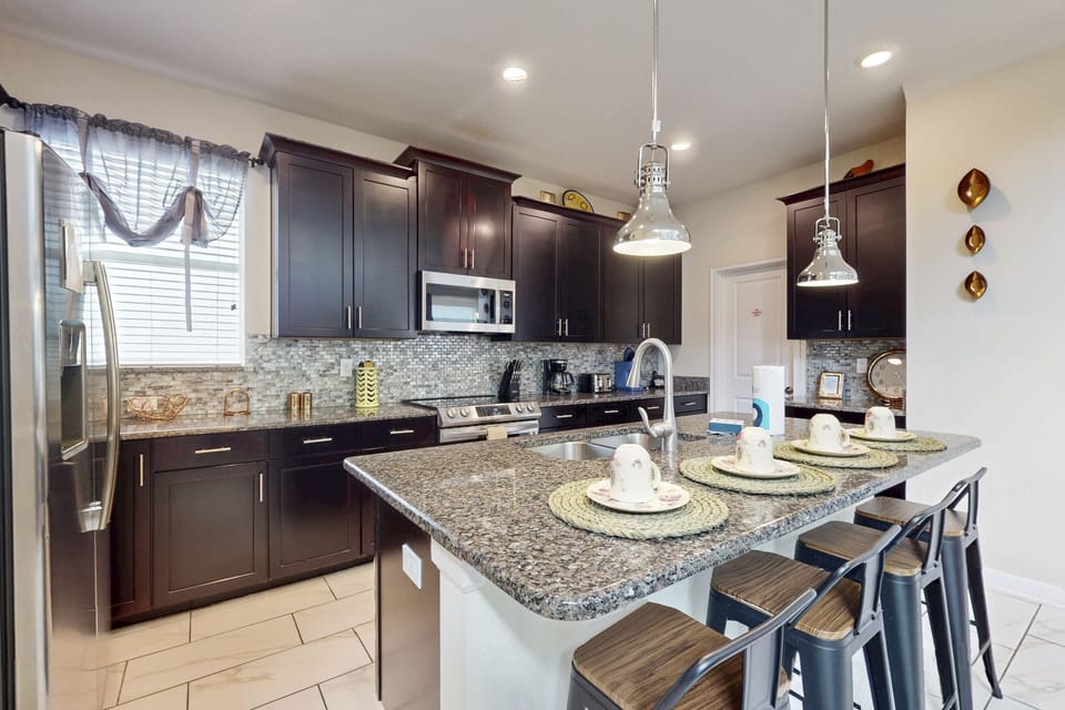 House, Multiple Beds, Pool Access, Pool View (Artist's Escape - Champions Gate) | Private kitchen