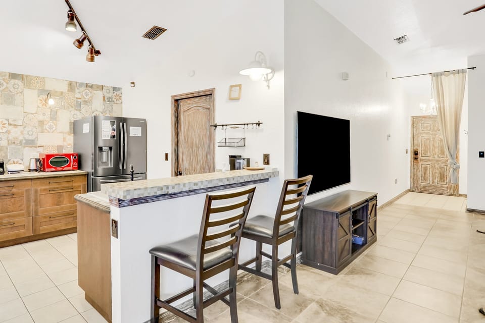 House, Multiple Beds, Pool Access, Pool View (Warm Welcomes on Woodcrest) | Private kitchen