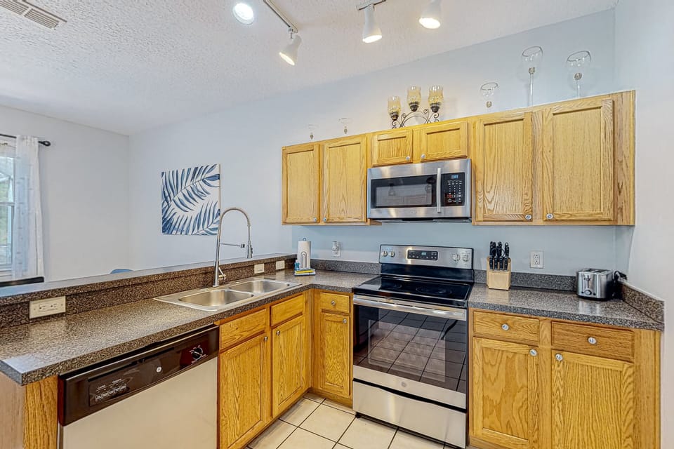 House, Multiple Beds, Pool Access, Pool View (Retreat with a Bang) | Private kitchen