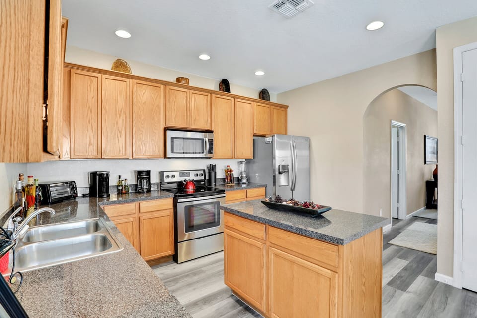 House, Multiple Beds, Pool Access, Pool View (Castle Street Memories - Trafalgar) | Private kitchen