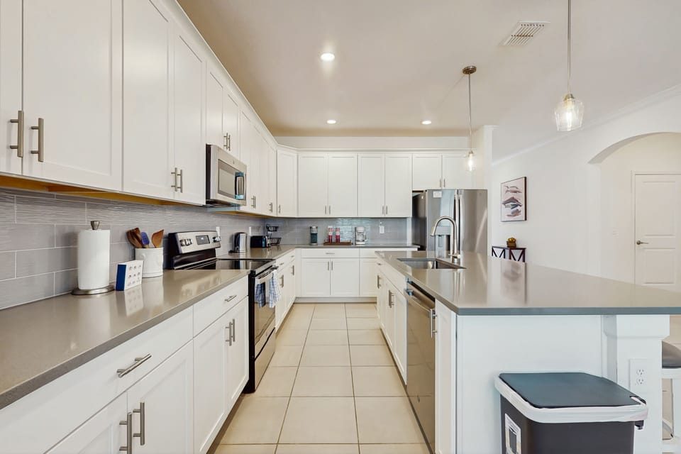 House, Multiple Beds, Pool Access, Pool View (The Modern Pearl) | Private kitchen