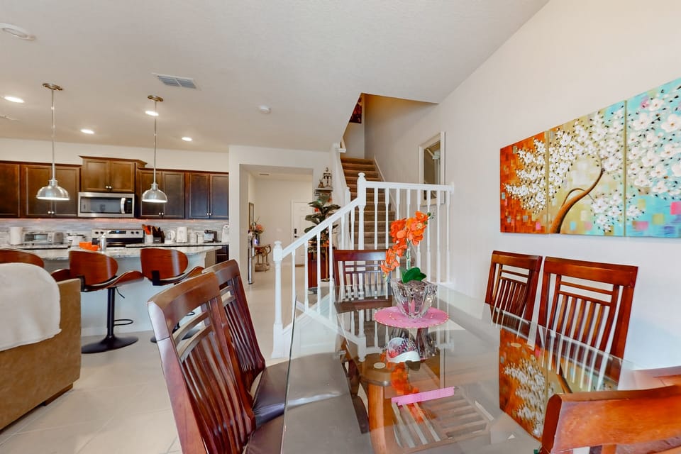 House, Multiple Beds, Pool Access, Pool View (Sunny Haven Retreat - Windsor Island) | 5 bedrooms, individually decorated, individually furnished, bed sheets