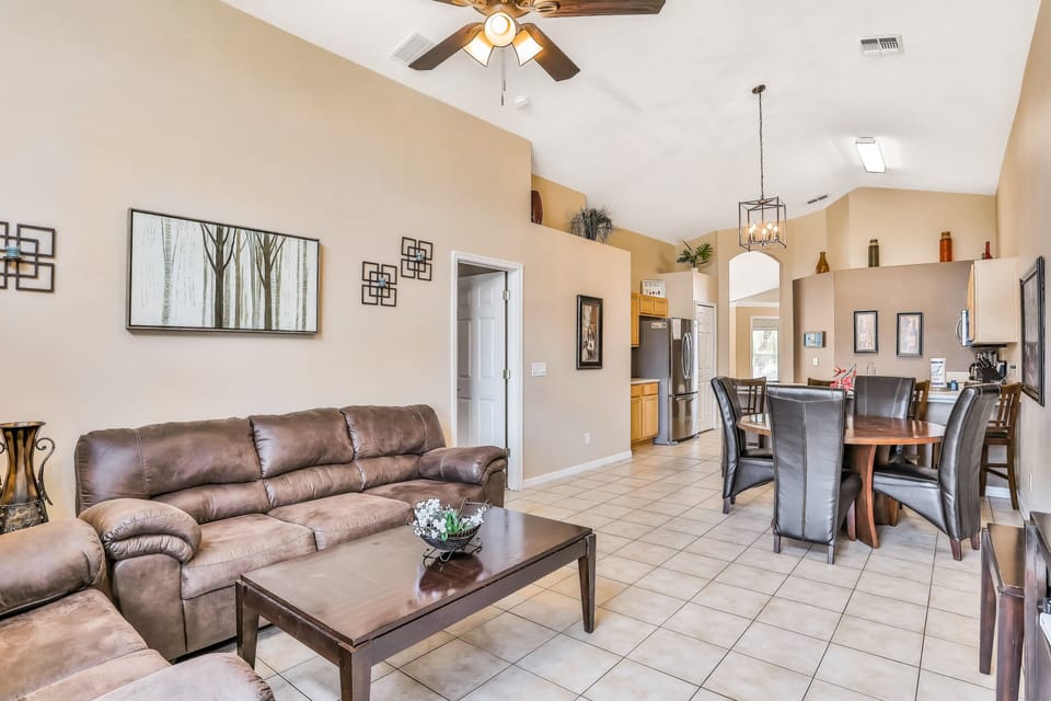 House, Multiple Beds, Pool Access, Pool View (Davenport Spacious Family Retreat) | Living area