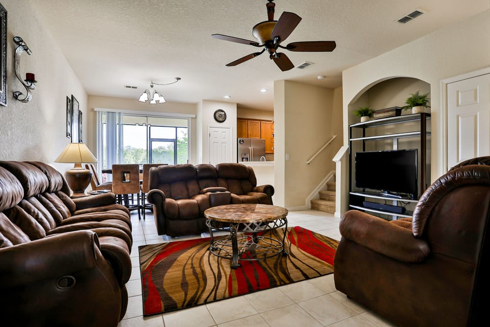 House, Multiple Beds, Kitchen (Vaca on The Pond - Trafalgar Village) | Living area