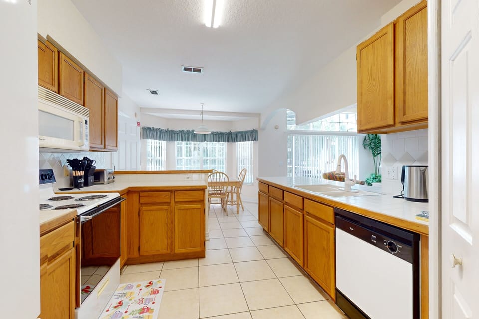 House, Multiple Beds, Pool Access, Pool View (Sand Dollar Grotto) | Private kitchen