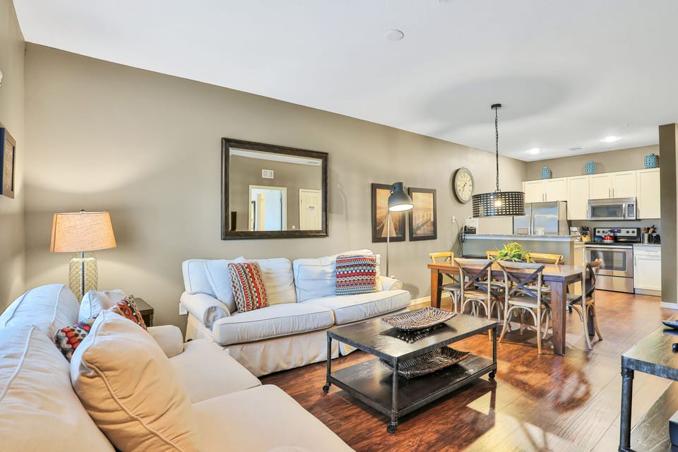 House, Multiple Beds, Hot Tub, Pool View (Wishes Hideaway) | Living area