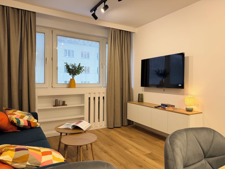 Comfort Apartment, City View | Living area