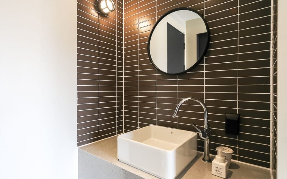 Suite High Double | Bathroom | Hair dryer, bathrobes, slippers, towels