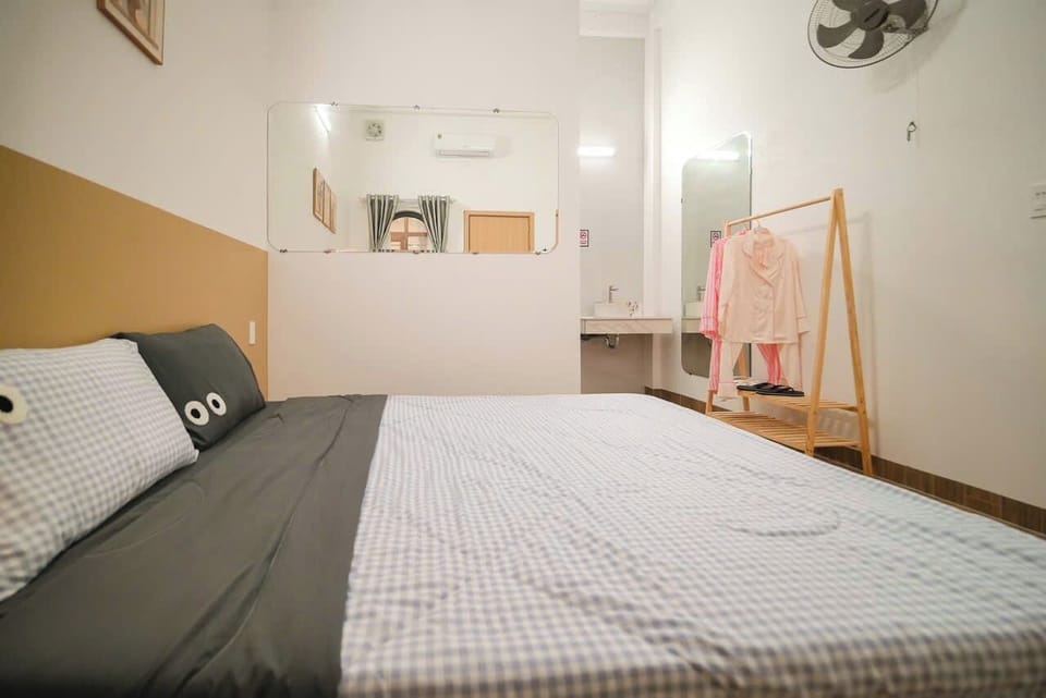 Double Room | Desk, WiFi (free), bed sheets