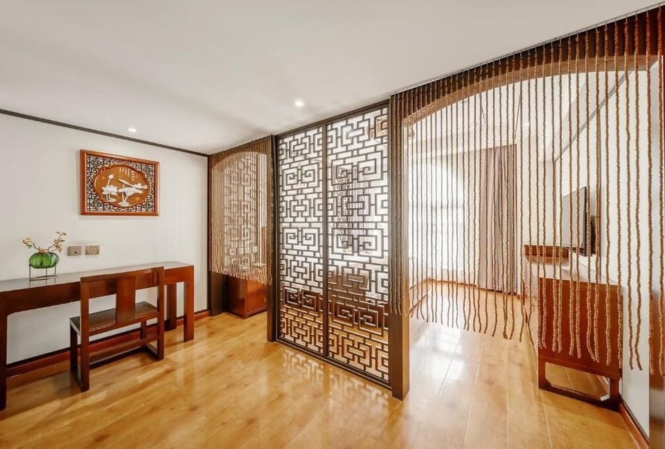 Family Double Room, Balcony, City View | Interior