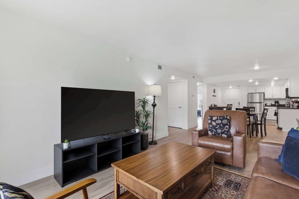 Condo, Multiple Beds, Balcony (Serene Creek Condo) | Living area