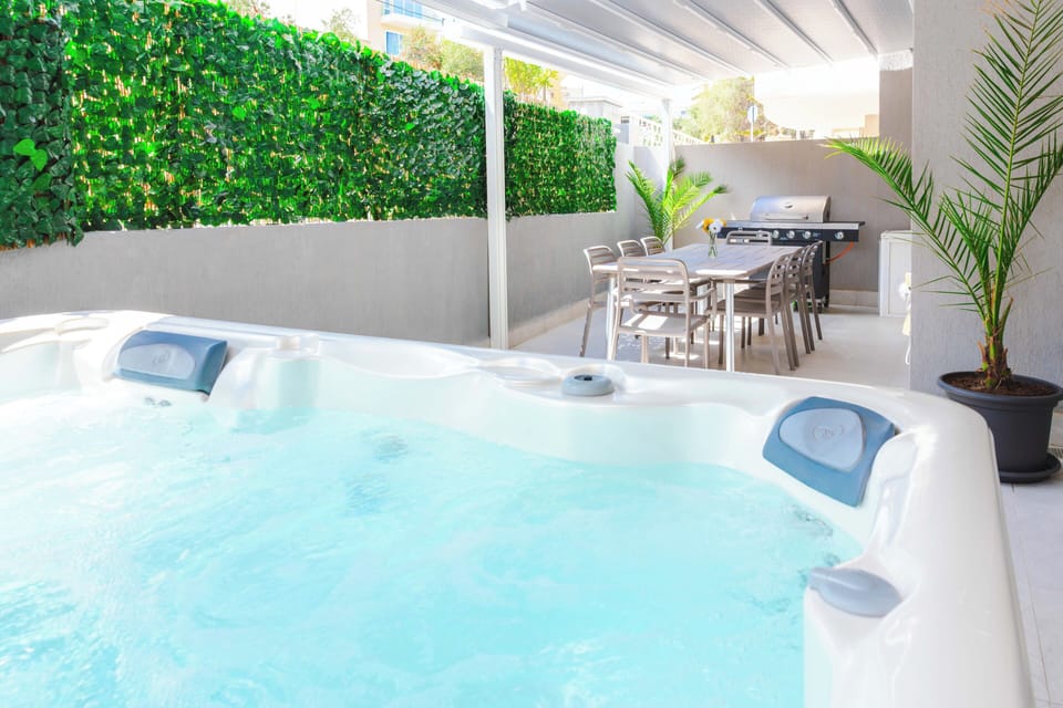 Standard Apartment | Outdoor dining