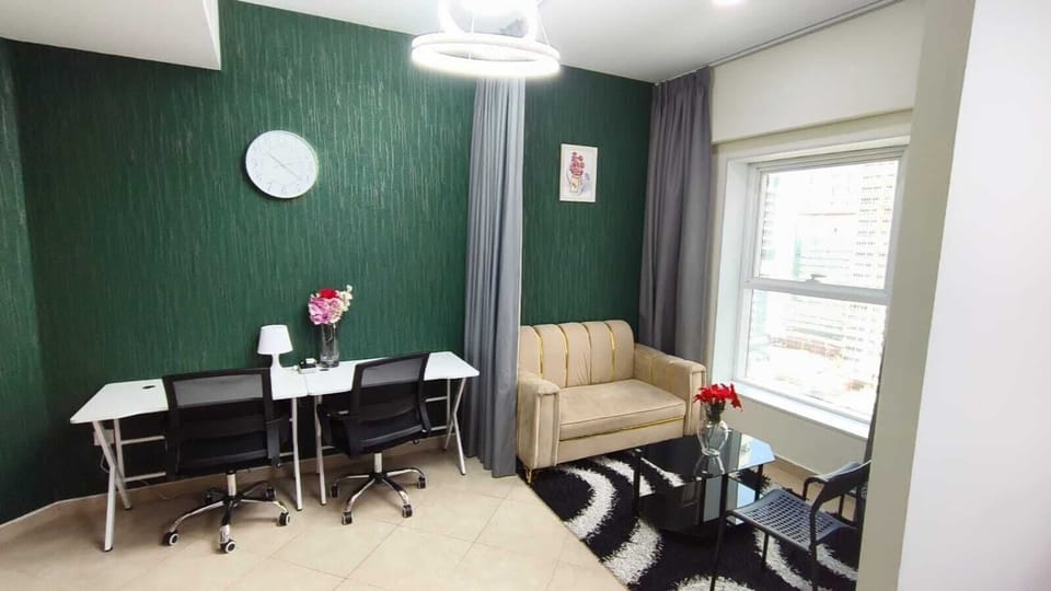 Comfort Apartment, Balcony, City View | Living area
