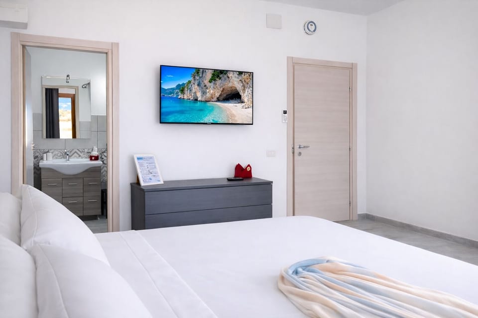Comfort Double Room, City View | Premium bedding, blackout drapes, soundproofing, iron/ironing board