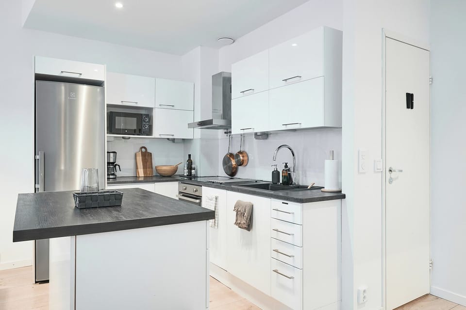 Superior Apartment, 1 Double Bed with Sofa bed, Pets Allowed | Private kitchen | Full-size fridge, microwave, oven, stovetop