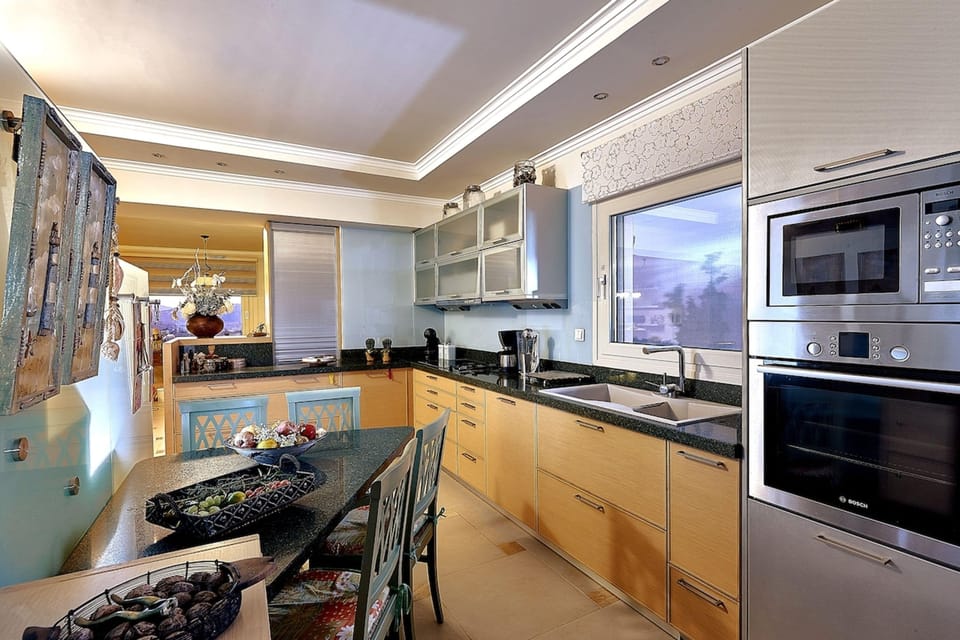 House | 3 bedrooms, desk, soundproofing