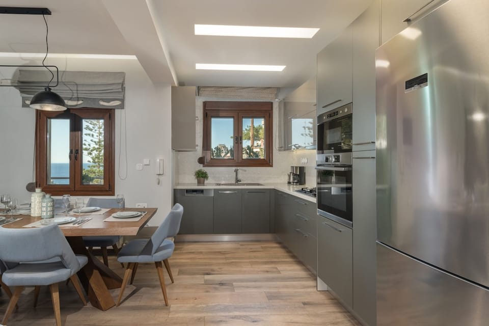 House | 3 bedrooms, desk, soundproofing