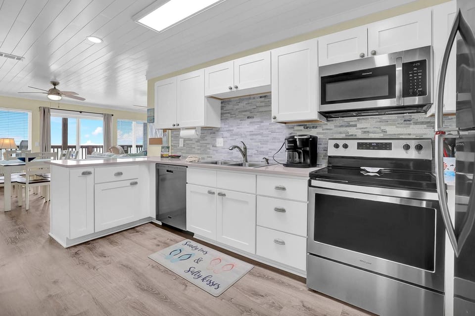 Condo, Multiple Beds (Sands of Laguna B-1) | Private kitchen