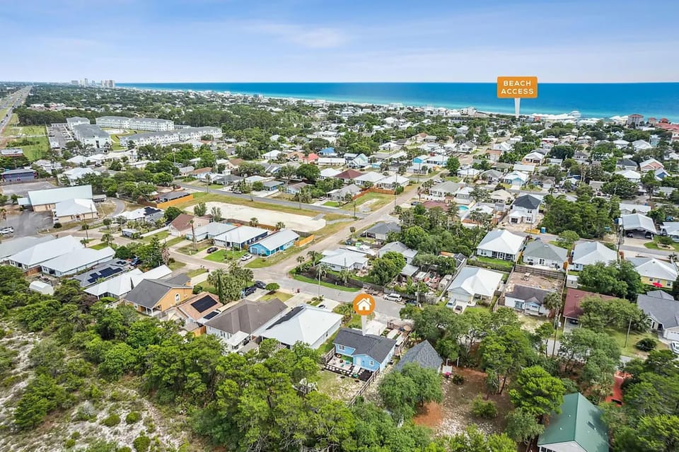 House, Multiple Beds (The Blue Marlin) | Aerial view