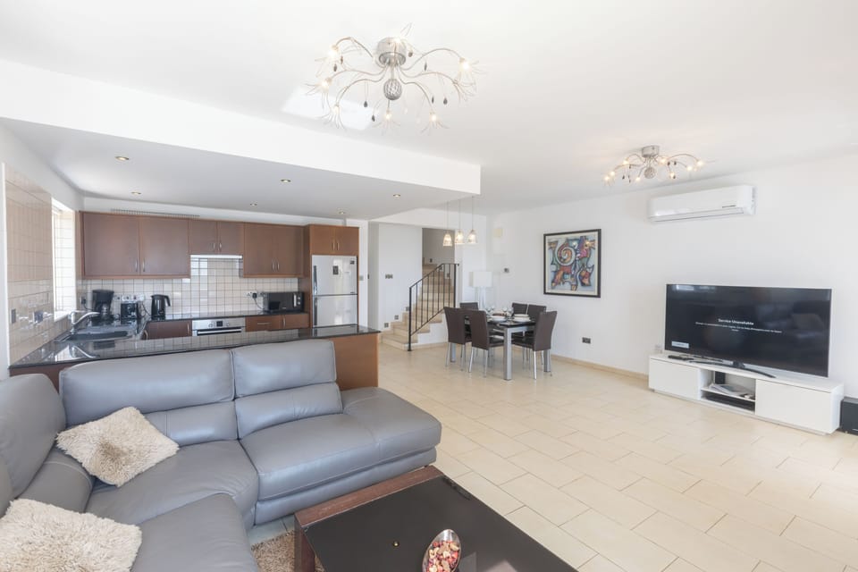 Villa, 3 Bedrooms, Private Pool, Garden View | Living room