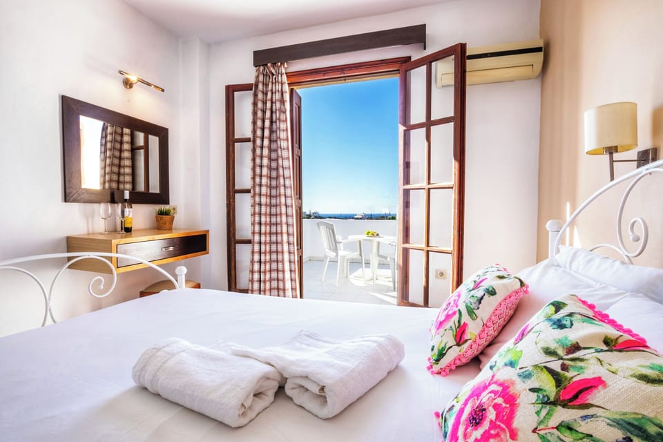 Standard Double Room, Balcony, Garden View