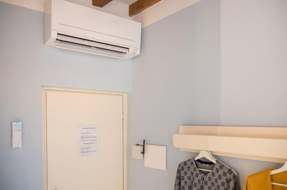 Double Room, Non Smoking, City View | Interior