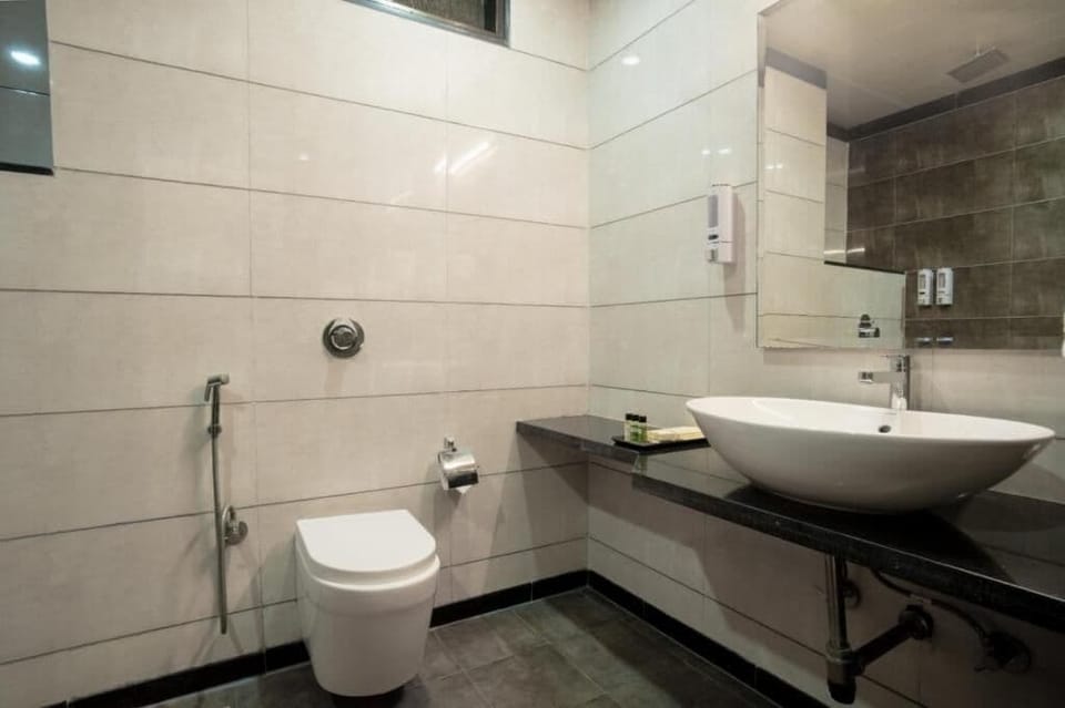 Superior Double Room, Balcony | Bathroom | Shower, free toiletries, slippers, towels