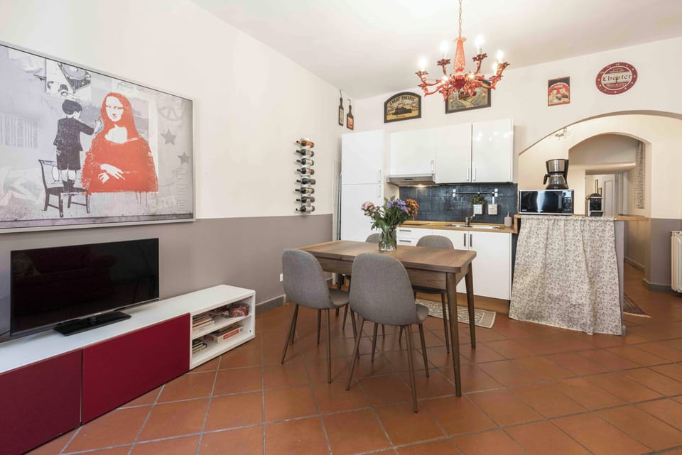 Classic Apartment | Dining