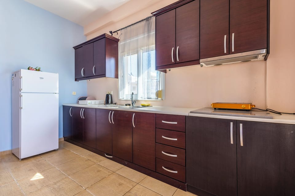 Family Apartment, Sea View | Private kitchen